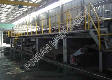 Máquina gruesa una de la fabricación de papel del conglomerado y media velocidad del piso